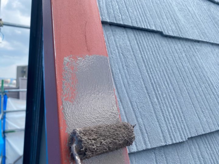屋根塗装　棟板金　上塗り１回目