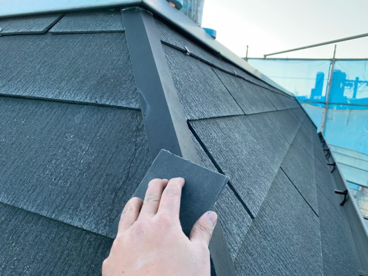 屋根塗装　棟板金　ケレン