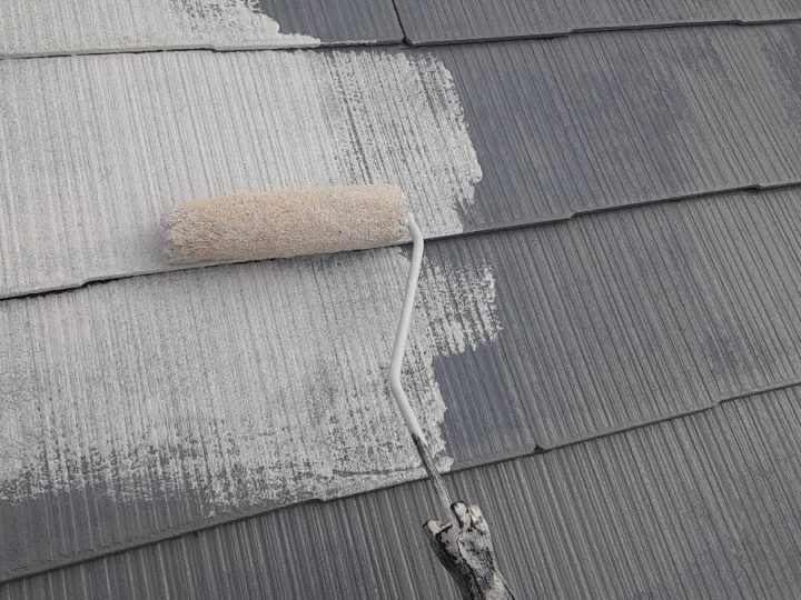 屋根塗装工事　上塗り1回目