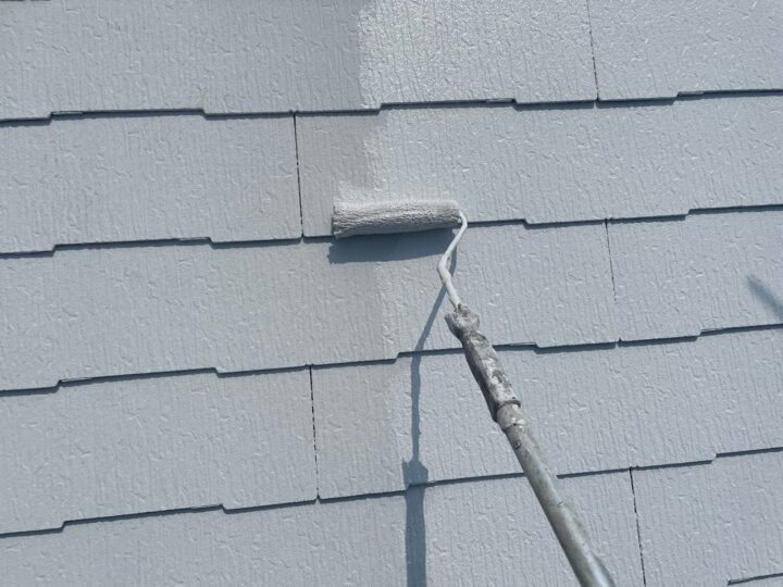 屋根塗装工事　上塗り3回目