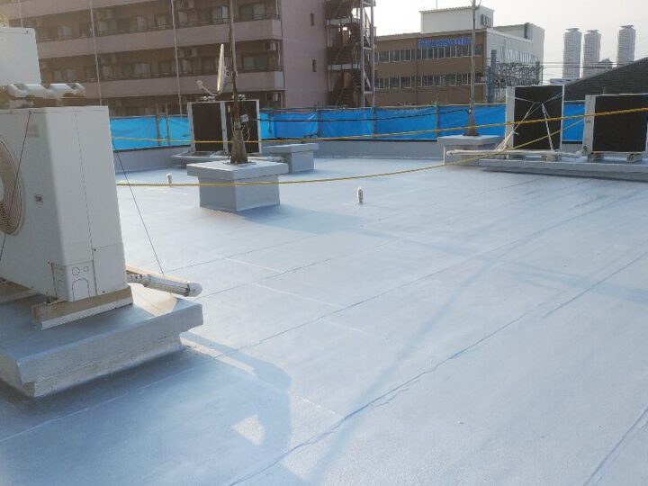 屋上防水工事　2層目塗布