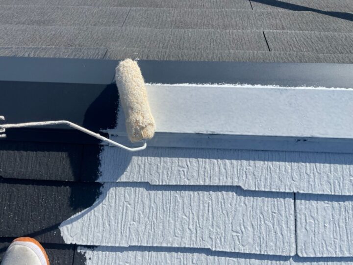 屋根塗装　棟板金　下塗り